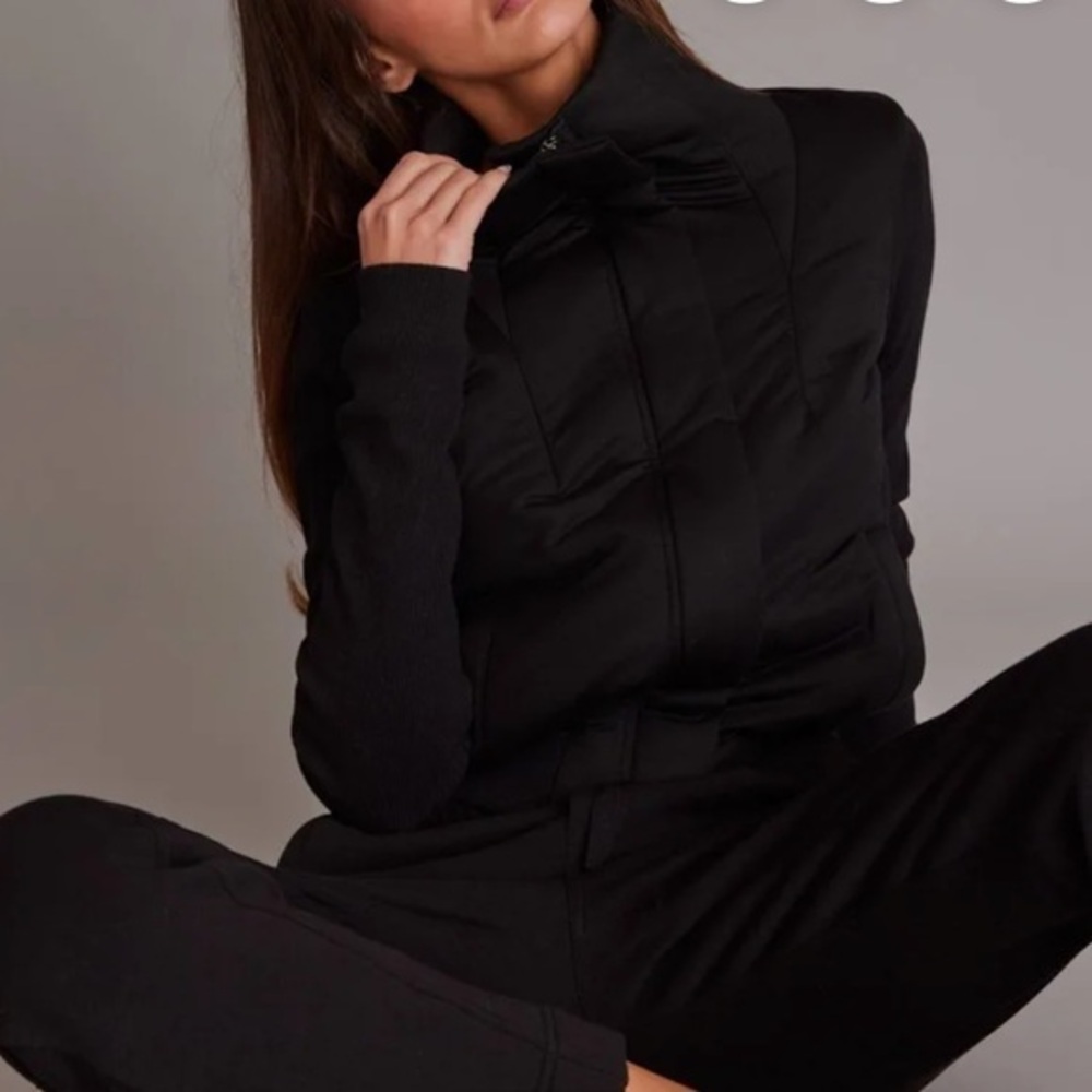 Roam Jacket Cloud Moto Bomber Zip Up in Black